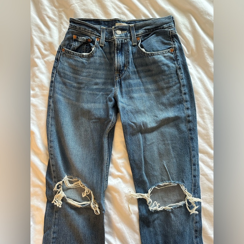 Levi (25) - distressed straight leg jeans 28”inseam